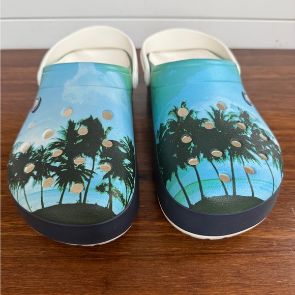 Crocs Classic Tropical Palm Tree Clogs Unisex M8 / W10 Blue Beach Summer Slip On - Picture 5 of 10